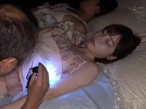 Chịch gái Mỹ tóc vàng với cái lồn hồng