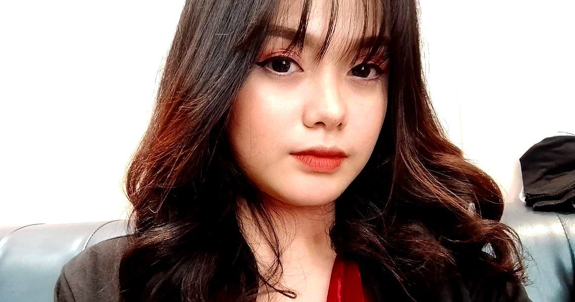 Cậu em trai thường nghe tiếng rên bên phòng chị gái và phát hiện chị nghiện thẩm du